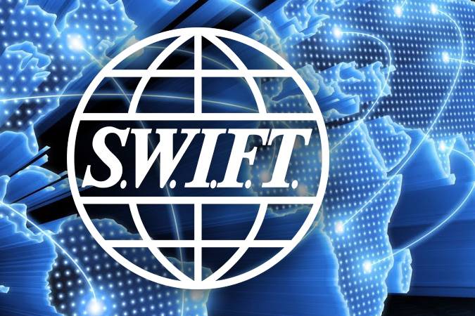 Как может «выкрутиться» предприятие, если банк отключат от SWIFT?