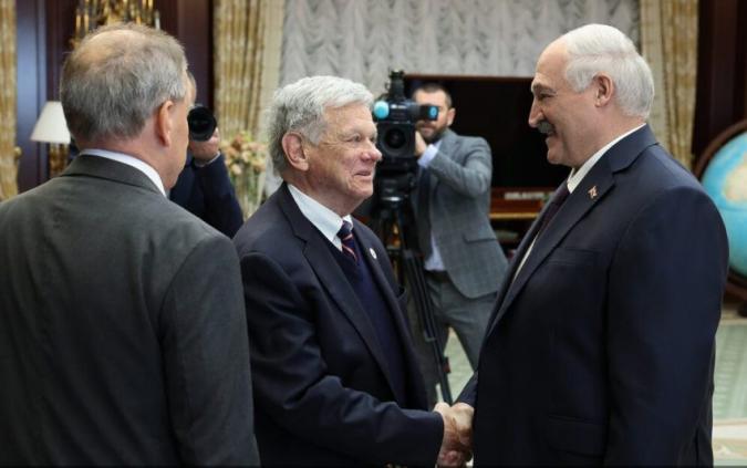 Президент Беларуси Александр Лукашенко встретился с представителями команды Президента США Дональда Трампа во главе со спецпосланником США по Беларуси Джоном Коулом