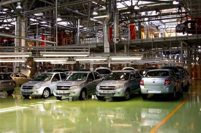 Продажи автомобилей в Китае снизились 14-й раз подряд Продажи автомобилей в Китае снизились 14-й раз подряд