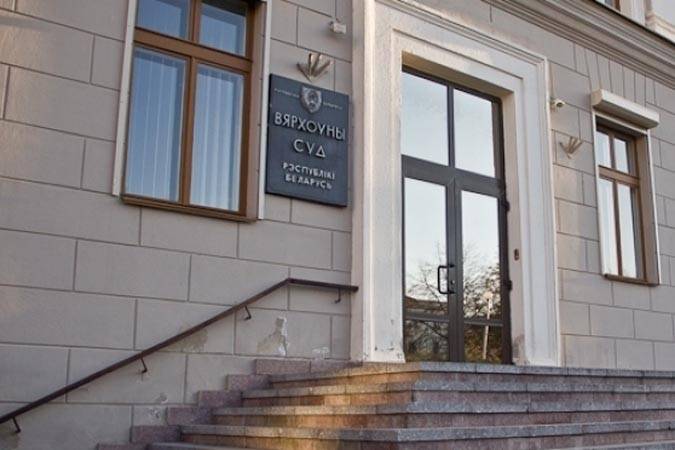Директор представительства подозревается в хищении 15 тысяч рублей через фиктивные договоры