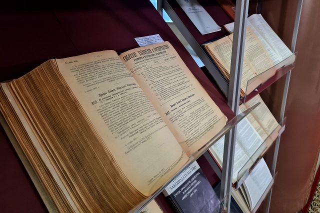 Владелец хотел продать ценные книги через фирму, ему вернули испорченные. Суд разбирался в ситуации