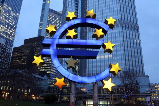 Еврокомиссия ухудшила прогноз роста ВВП для еврозоны